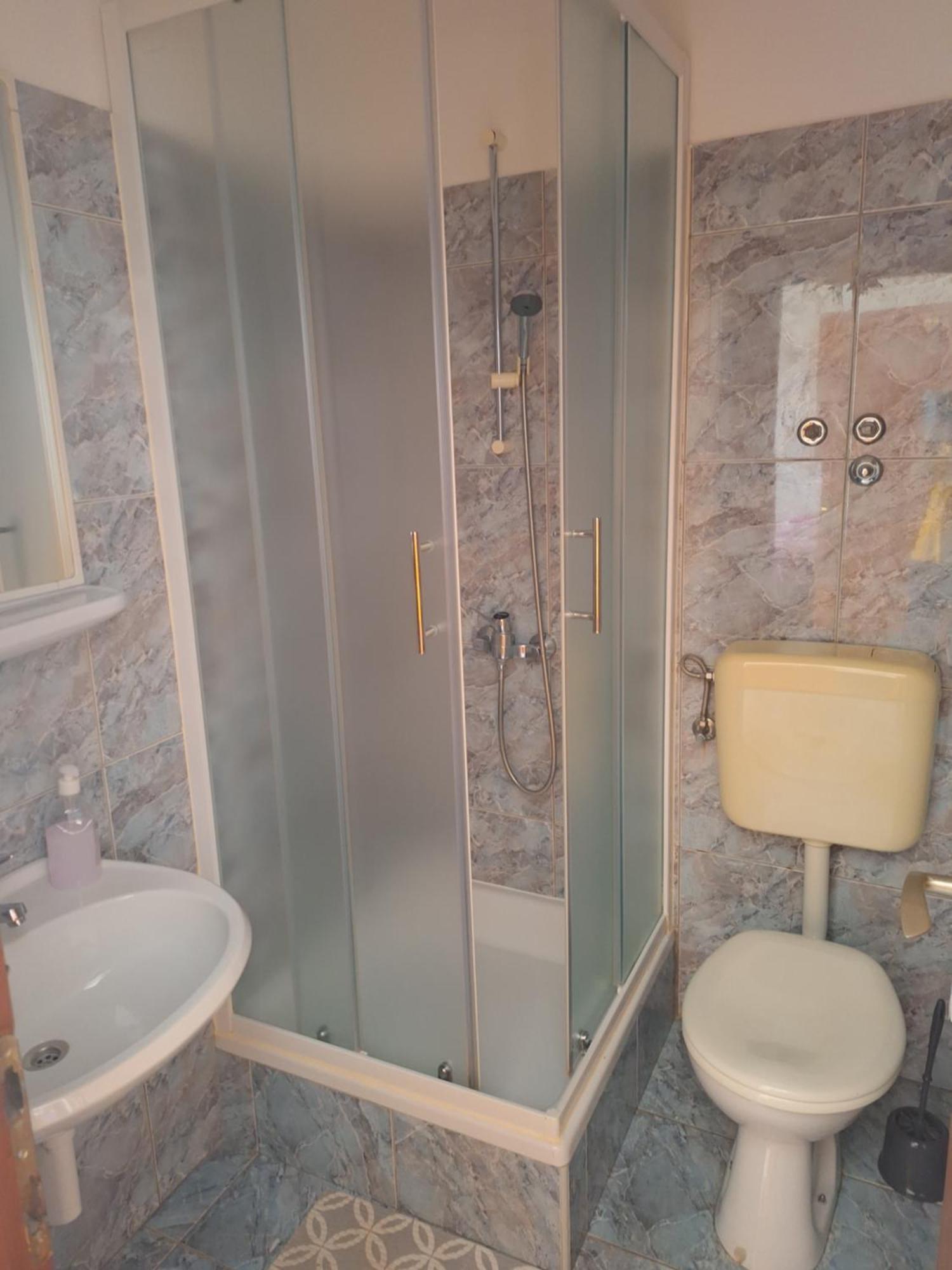Apartmani Vesna สตารีกราด-ปาเคลนีซา ภายนอก รูปภาพ