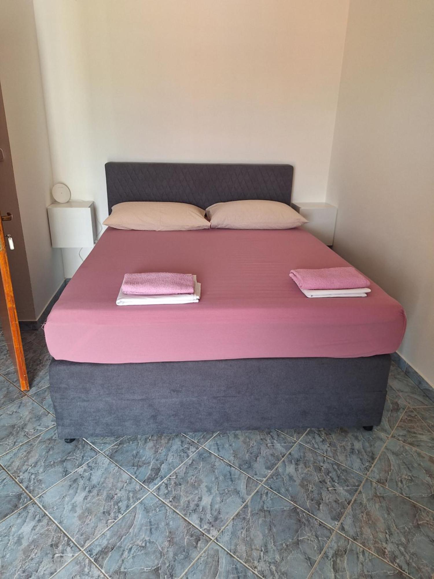 Apartmani Vesna สตารีกราด-ปาเคลนีซา ภายนอก รูปภาพ