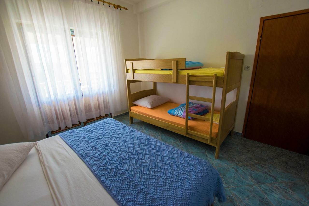 Apartmani Vesna สตารีกราด-ปาเคลนีซา ภายนอก รูปภาพ