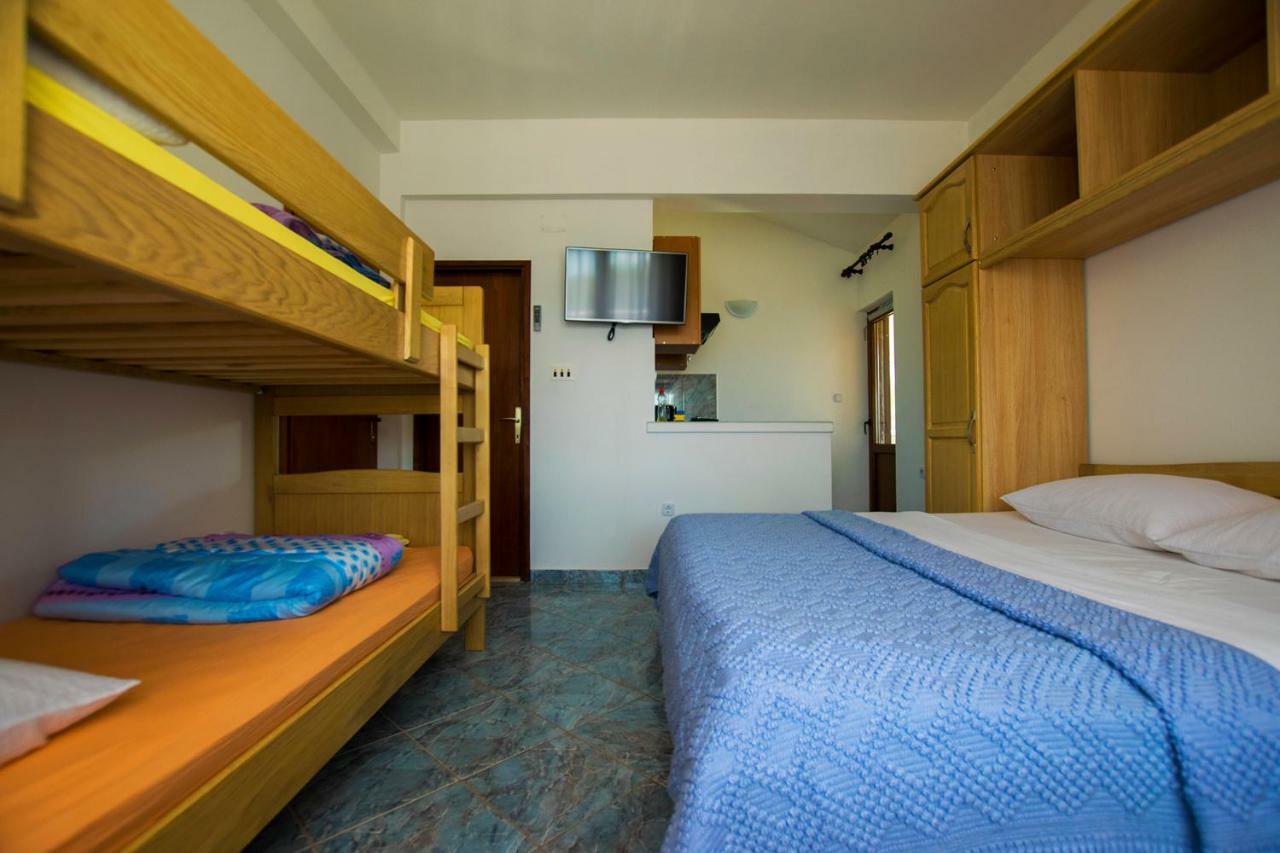 Apartmani Vesna สตารีกราด-ปาเคลนีซา ภายนอก รูปภาพ